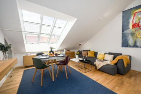 Newly renovated apartment with workspace and Netflix by Prague Days